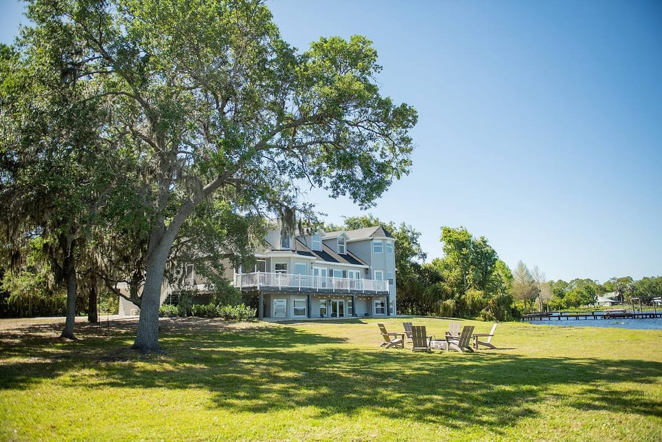 Sleeps 25+ Spacious Lake Oasis ~ Game Room ~ Views - Highlands County