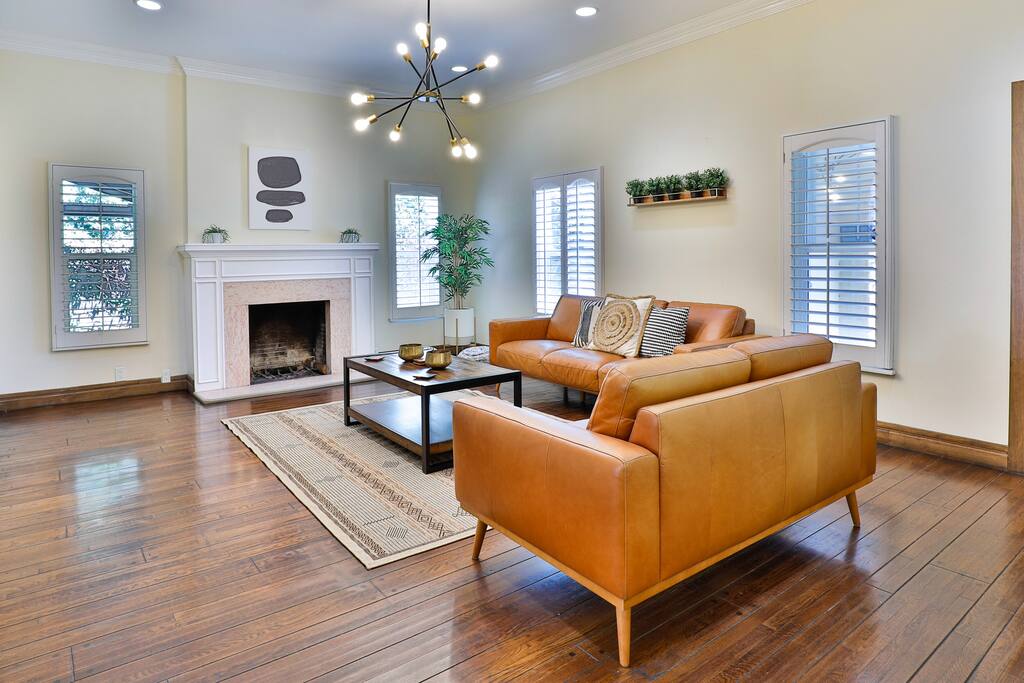 Stunning and upscale living space for enjoyable family and friend gatherings, offering relaxation and entertainment.