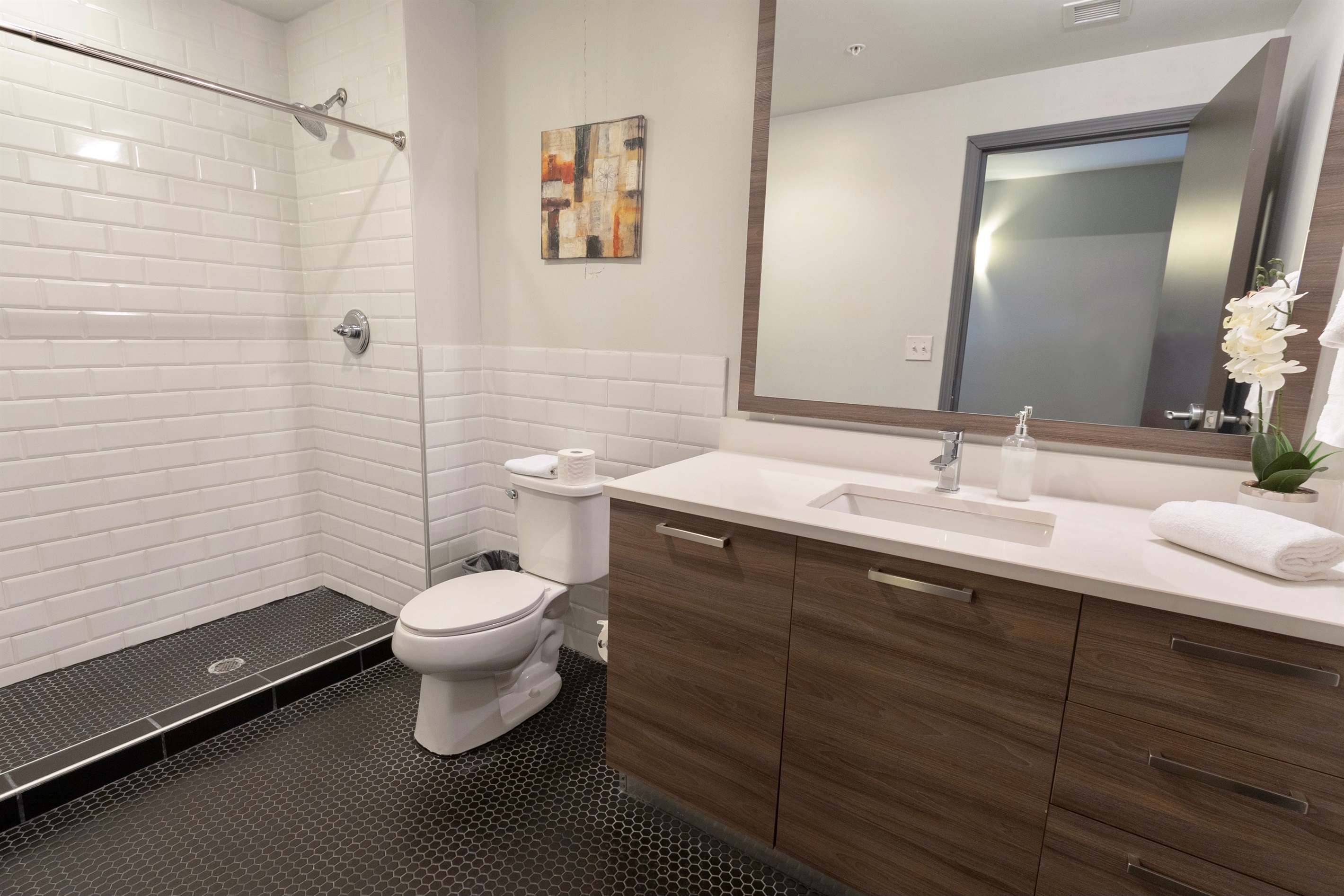 spacious-1br-or-3-king-beds-or-free-valet-parking/