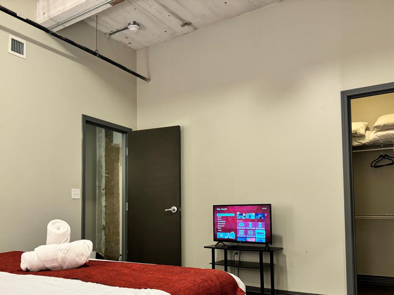 spacious-1br-or-3-king-beds-or-free-valet-parking/