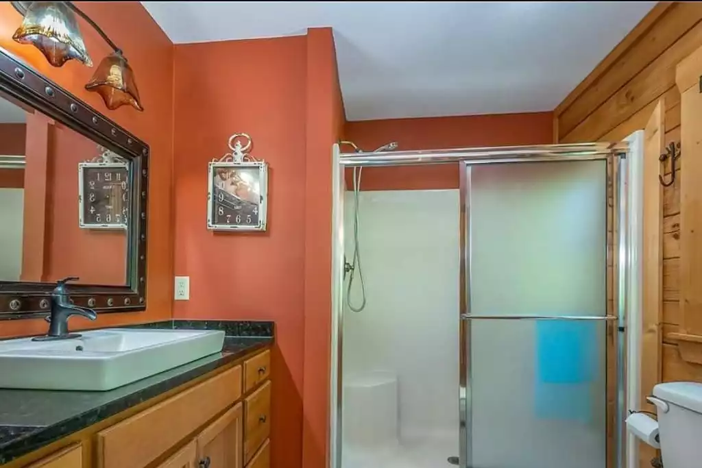 wild-valley-lodge-stunning-views-near-chimney-rock/