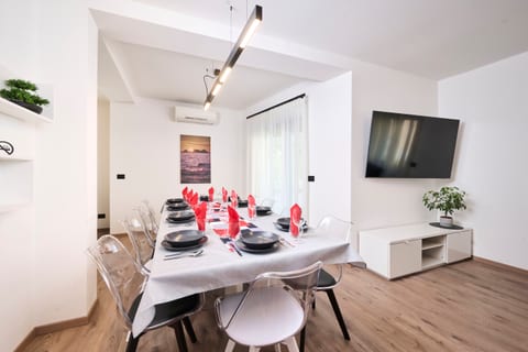 House Tinis - Unit 377807-13