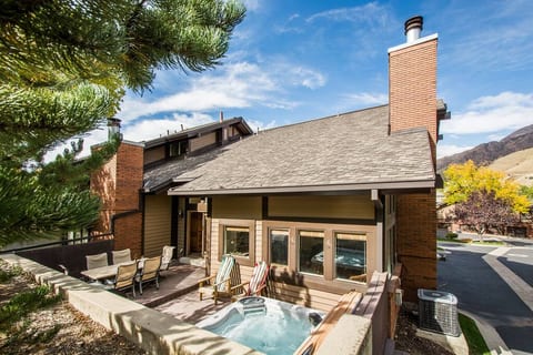 Utah Canyon Retreat, remodeled 4 bd 4 bath condo