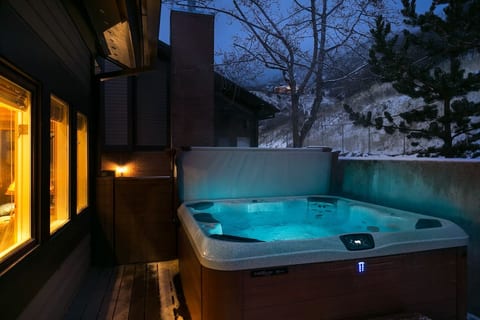 Utah Canyon Retreat, remodeled 4 bd 4 bath condo