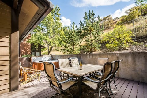 Utah Canyon Retreat, remodeled 4 bd 4 bath condo