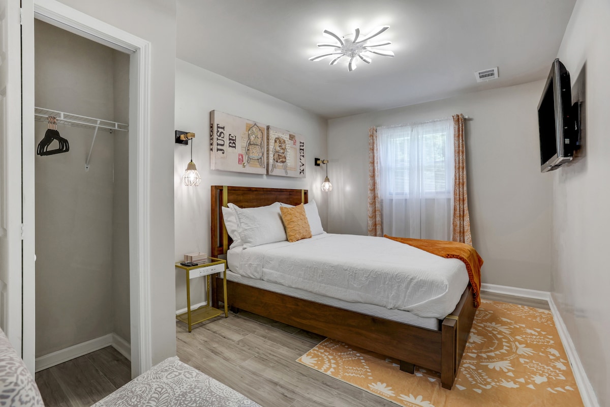 Weekend Ready | Near Benz Stadium | Book Instantly image 16