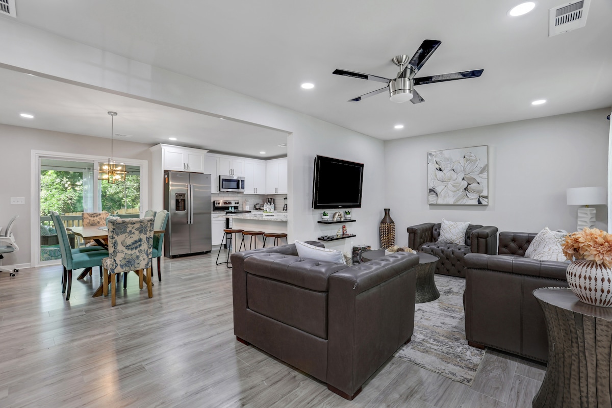 Weekend Ready | Near Benz Stadium | Book Instantly image 5