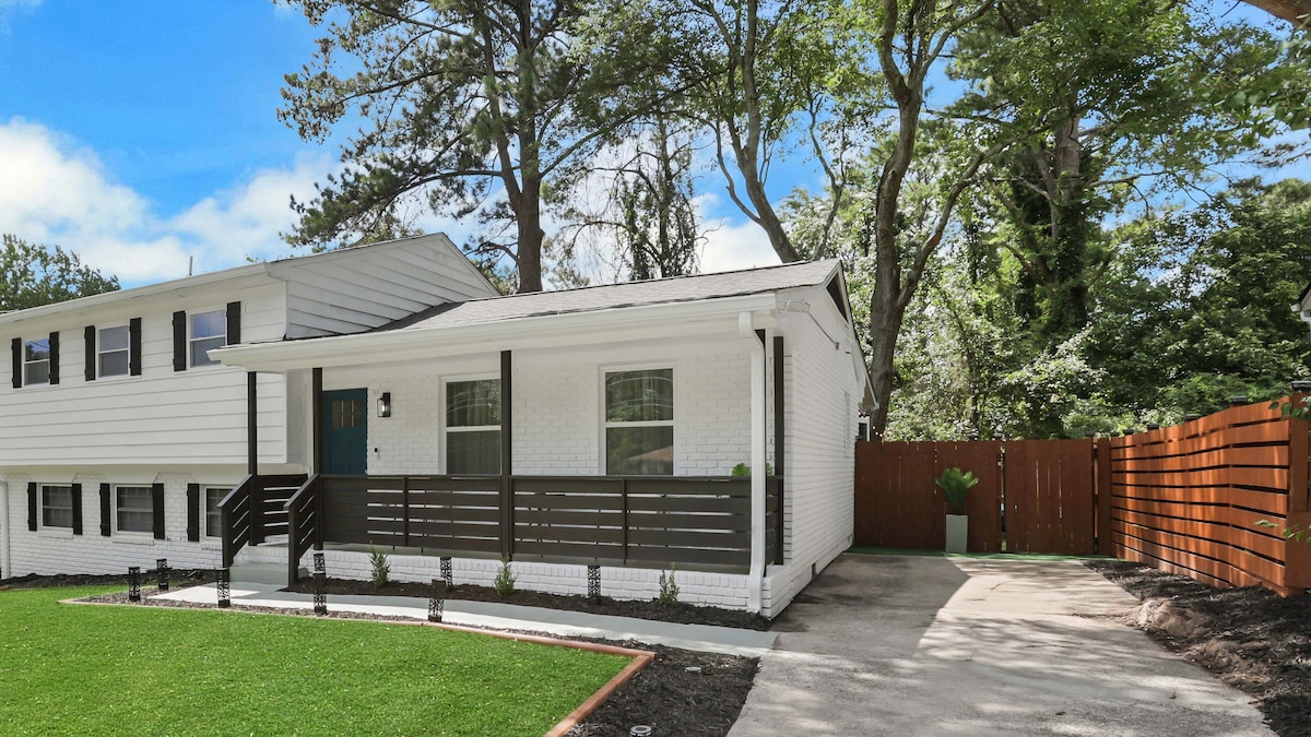 Weekend Ready | Near Benz Stadium | Book Instantly image 25