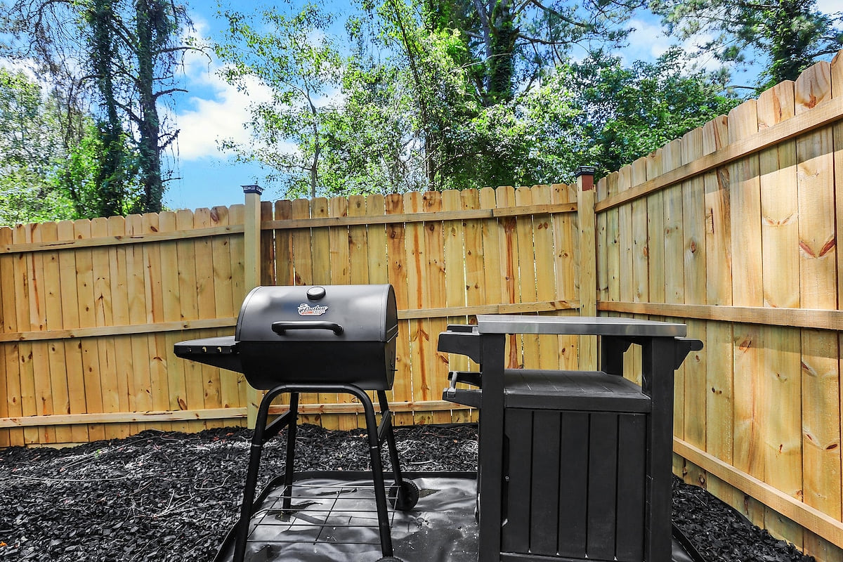 Grill up a feast at our coal BBQ pit with a convenient prep station. A 4lb bag of coal is available for $20 with advance notice. Please note, the grill and prep station must be cleaned after use, or a $25 fee will be charged.