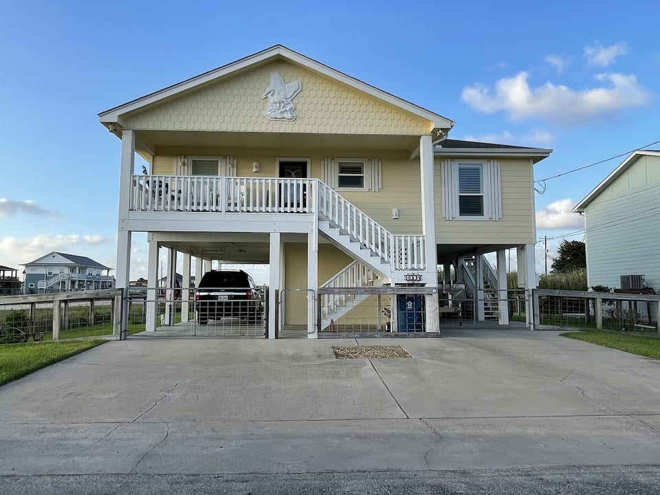 2 bedroom/2bath with boat parking