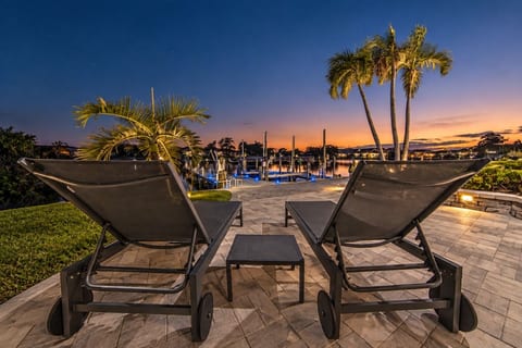 Villa Azule | Luxury Waterfront Retreat • Walk to Indian Rocks Beach