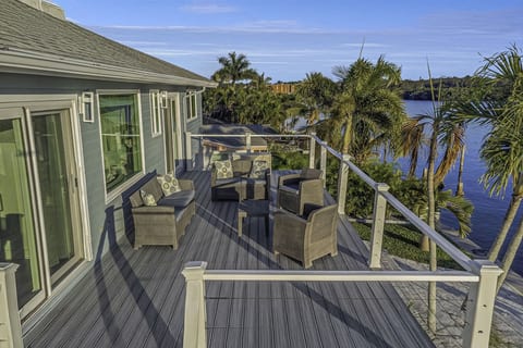 Villa Azule | Luxury Waterfront Retreat • Walk to Indian Rocks Beach