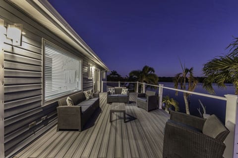 Villa Azule | Luxury Waterfront Retreat • Walk to Indian Rocks Beach