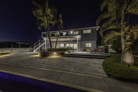 Villa Azule | Luxury Waterfront Retreat • Walk to Indian Rocks Beach