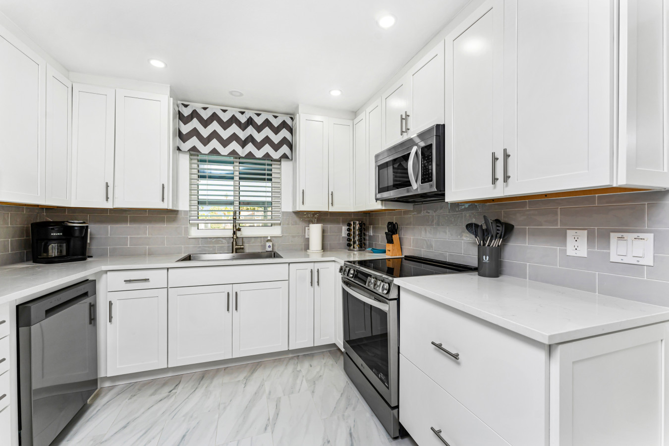 Sink - Stove - Range - Microwave