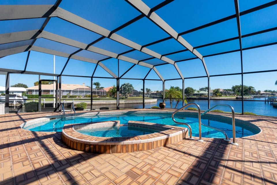 Heated Salt Water Pool/Spa/Canal