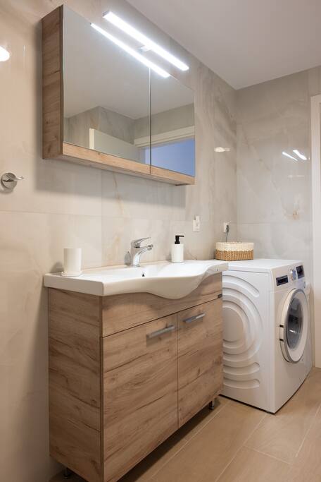 seaside-breeze-studio/