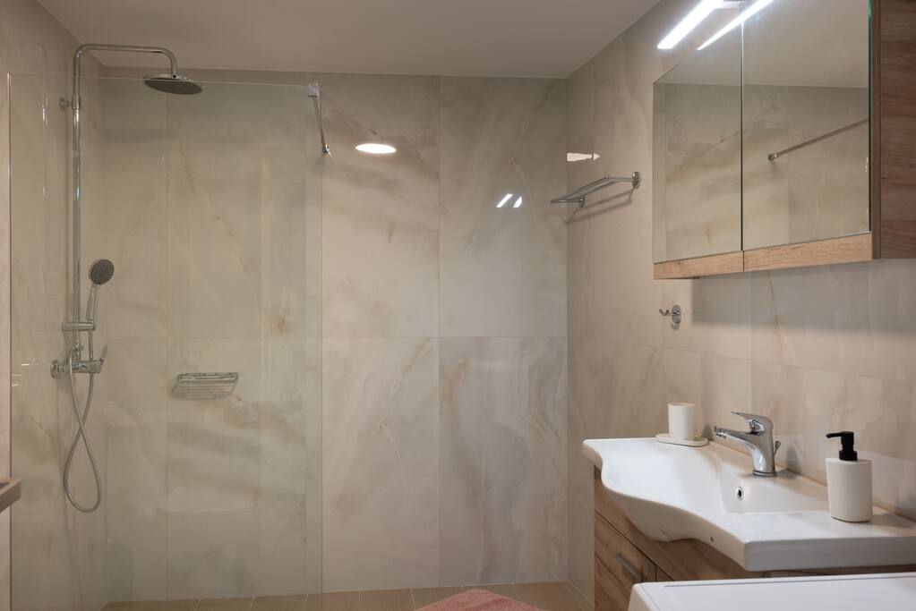 seaside-breeze-studio/