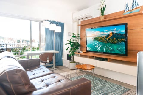 Ilikai Condo - FREE Parking, City View Ocean Front