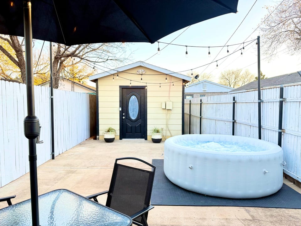 CVD19 Deep CLEAN Modern Studio Near TTU 1BD/1Bath - Lubbock
