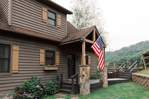 Woodbriar Hollow image 3