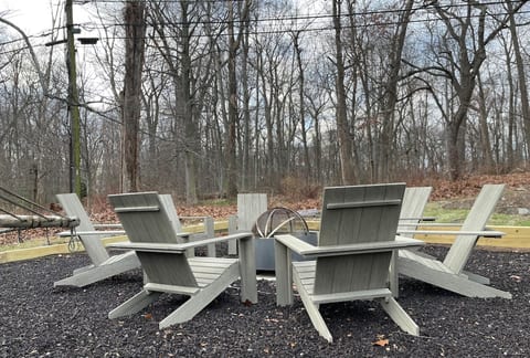 Stunning Mid-Century Retreat image 3