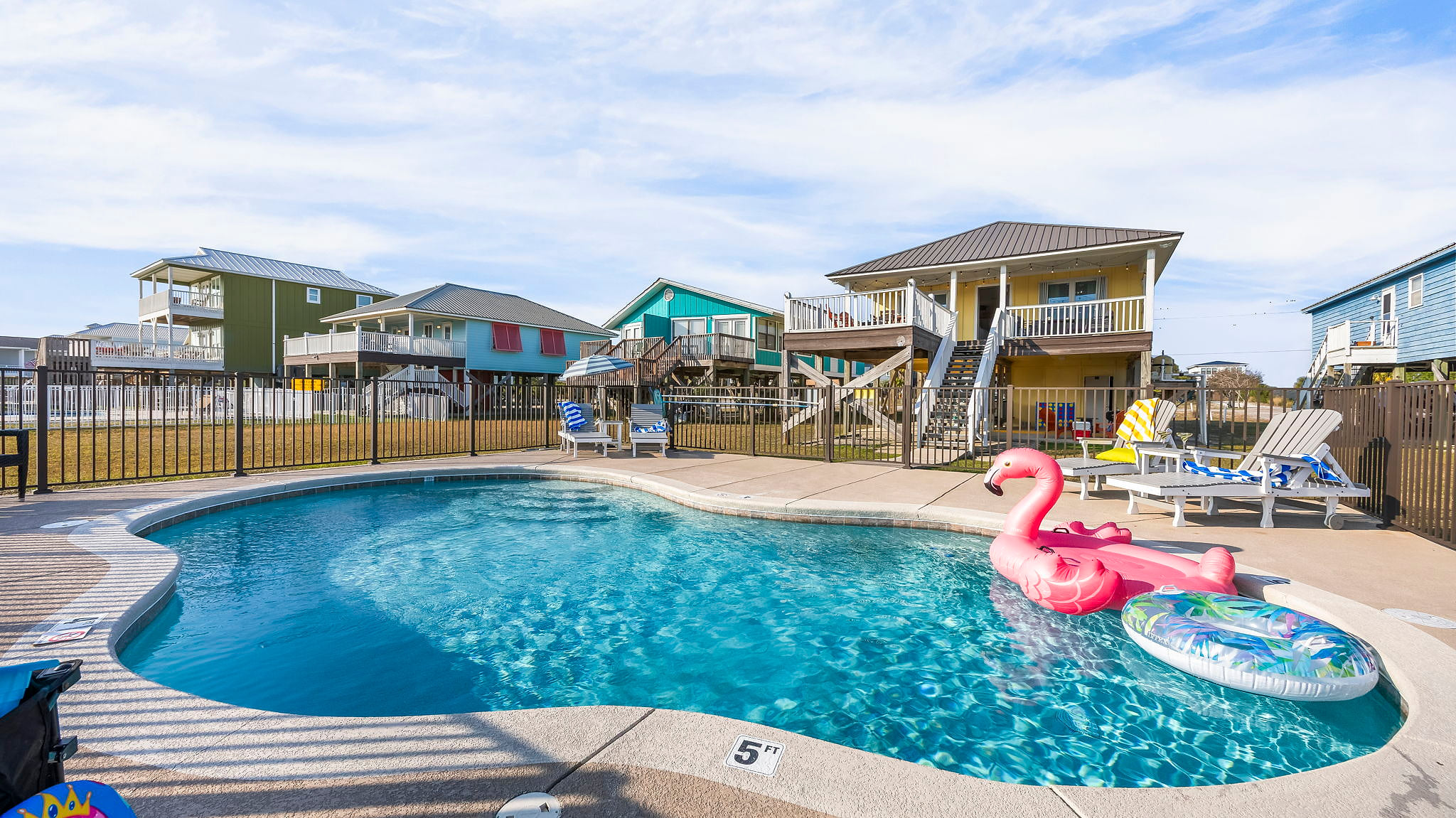POOL: Private salt water pool is great for kids and taking a break from the beach. Toys and floats included! Check out more photos and videos on our IG @GrandviewHolidays