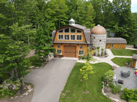 Upper Barn, 2 Cabins | sleeps 11 image 2