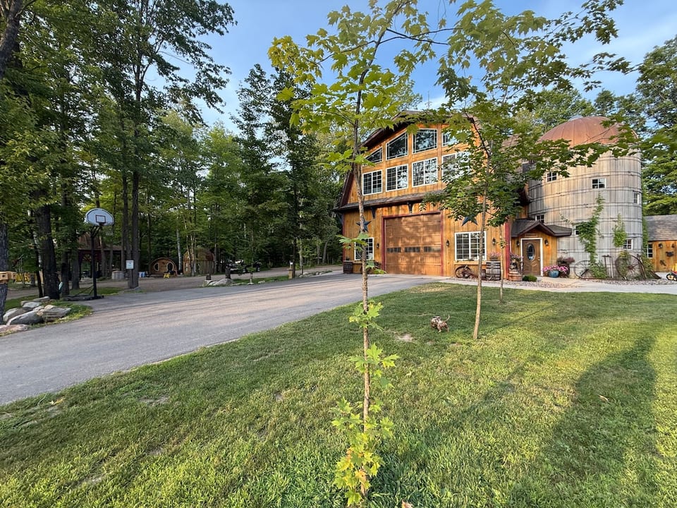 Upper Barn and 2 cabins, pavilion, outdoor kitchen and more