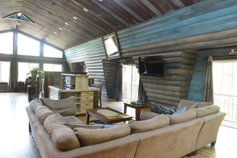 Upper Barn, 2 Cabins | sleeps 11 image 3