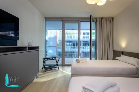Waterfront Luxury Sea View image 4