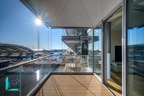 Waterfront Luxury Sea View image 2