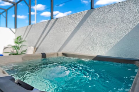 Cozy 3BR Disney Escape w/ HotTub