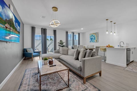 Cozy 3BR Disney Escape w/ HotTub