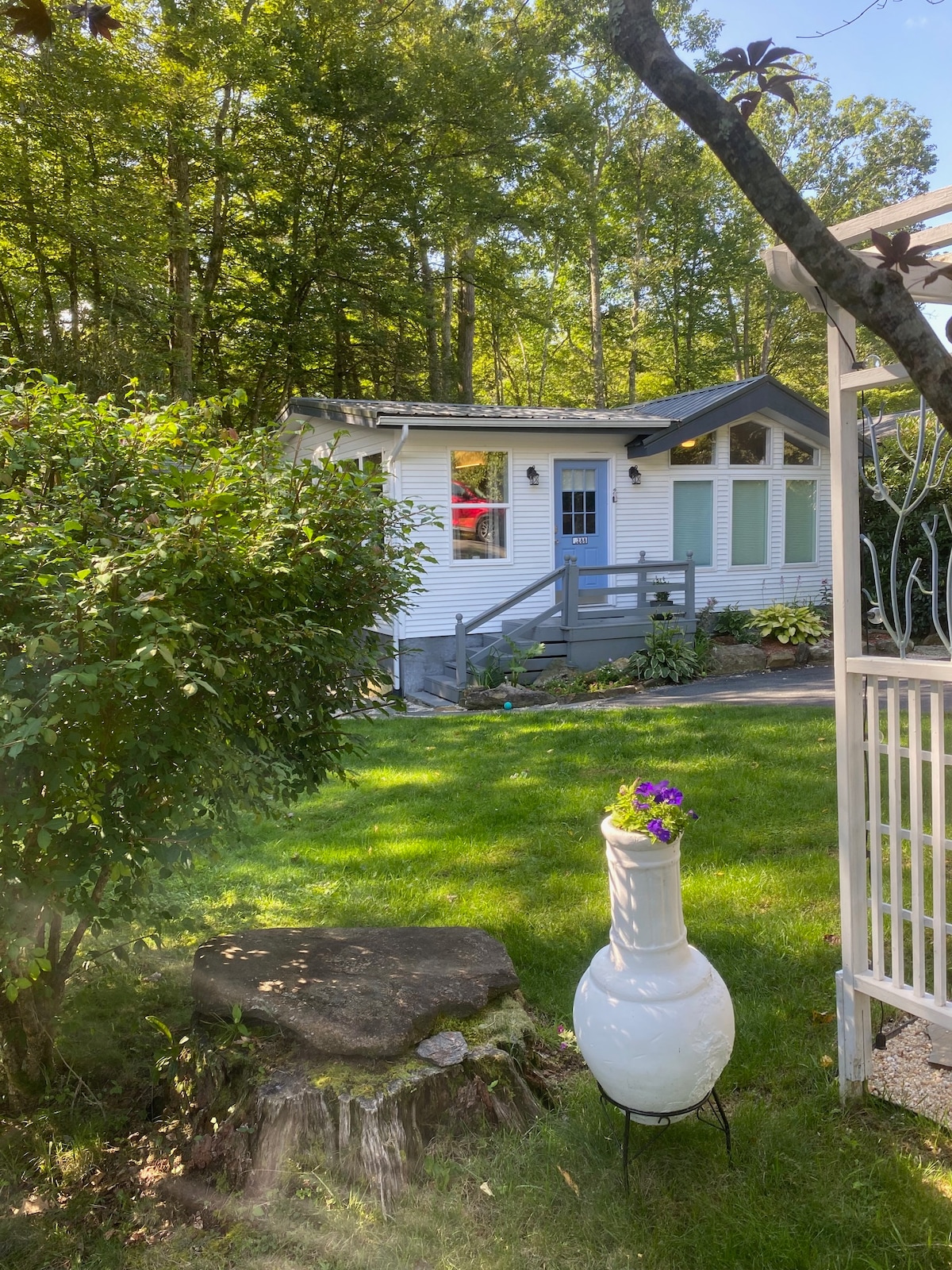 Linville Land Harbor - On The River Front