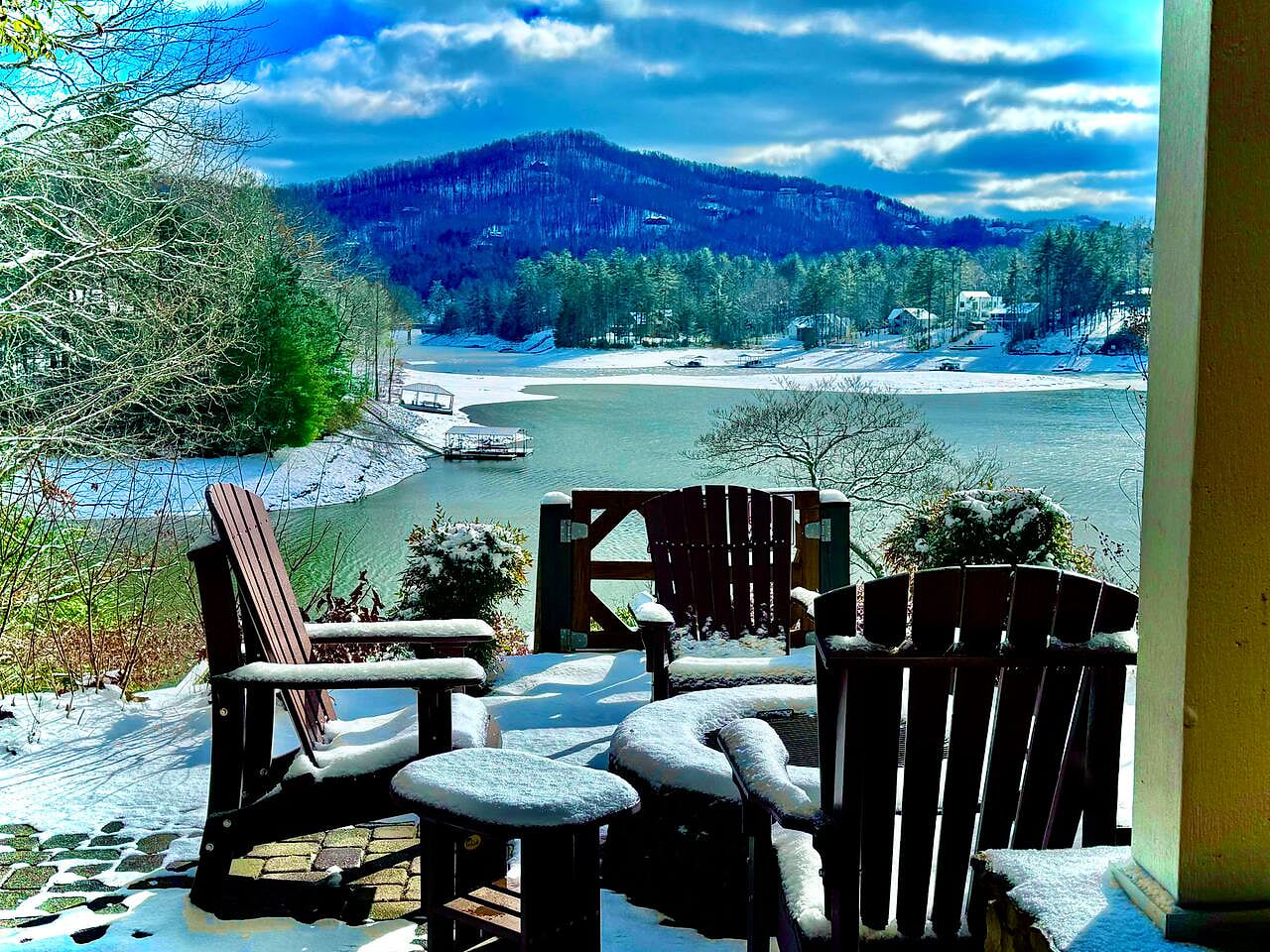 Winter wonderland! Snow in the mountains 