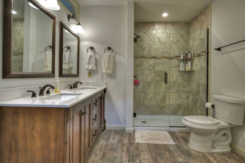 Terrace level bathroom attached to room with bunk beds 