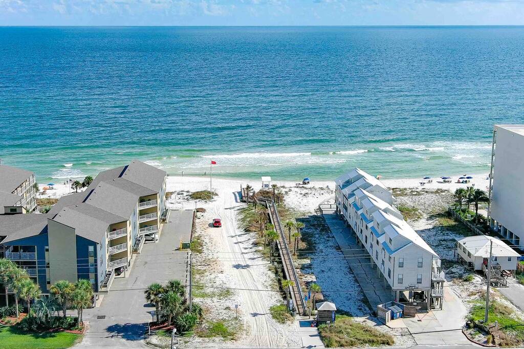 new-cottage!-100ft-to-beachheated-poolgas-grill/