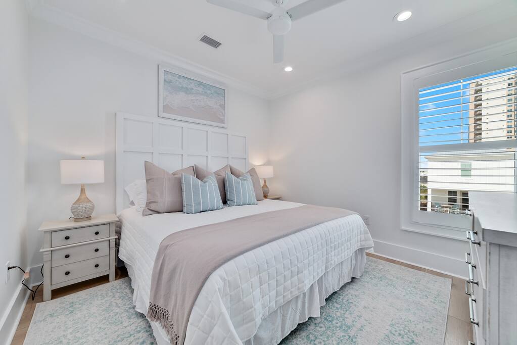 new-cottage!-100ft-to-beachheated-poolgas-grill/