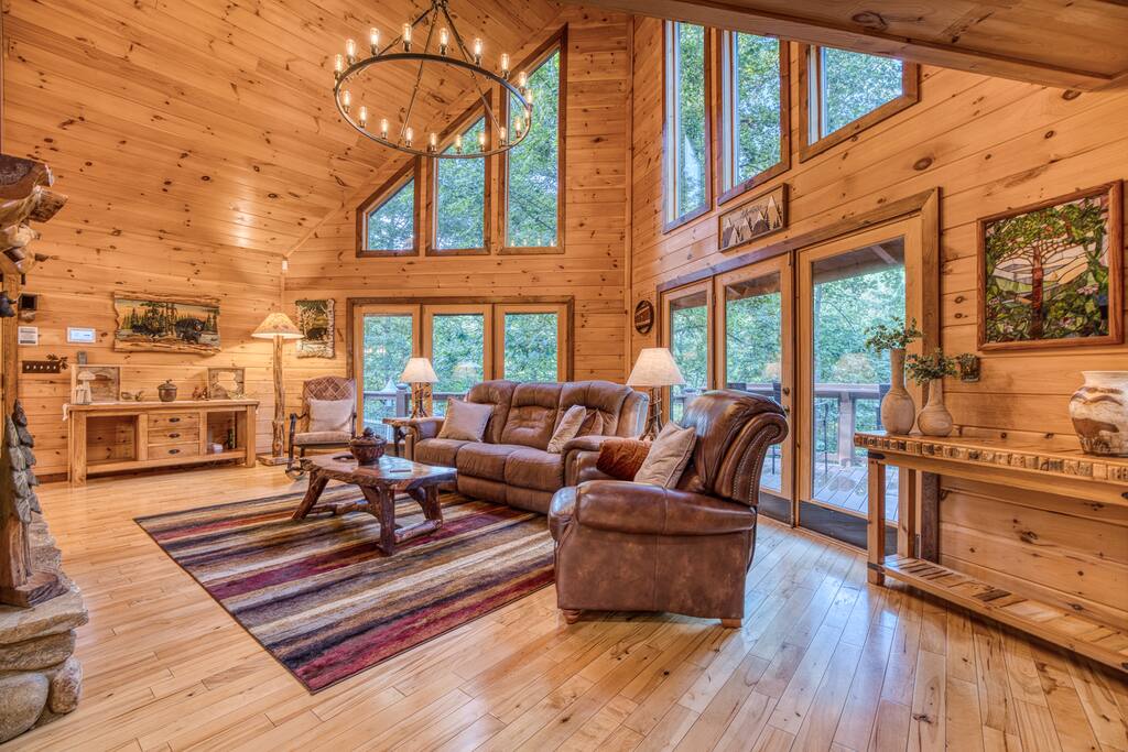 creekfront-cabin-fishinghot-tubfenced-yard-dogs/