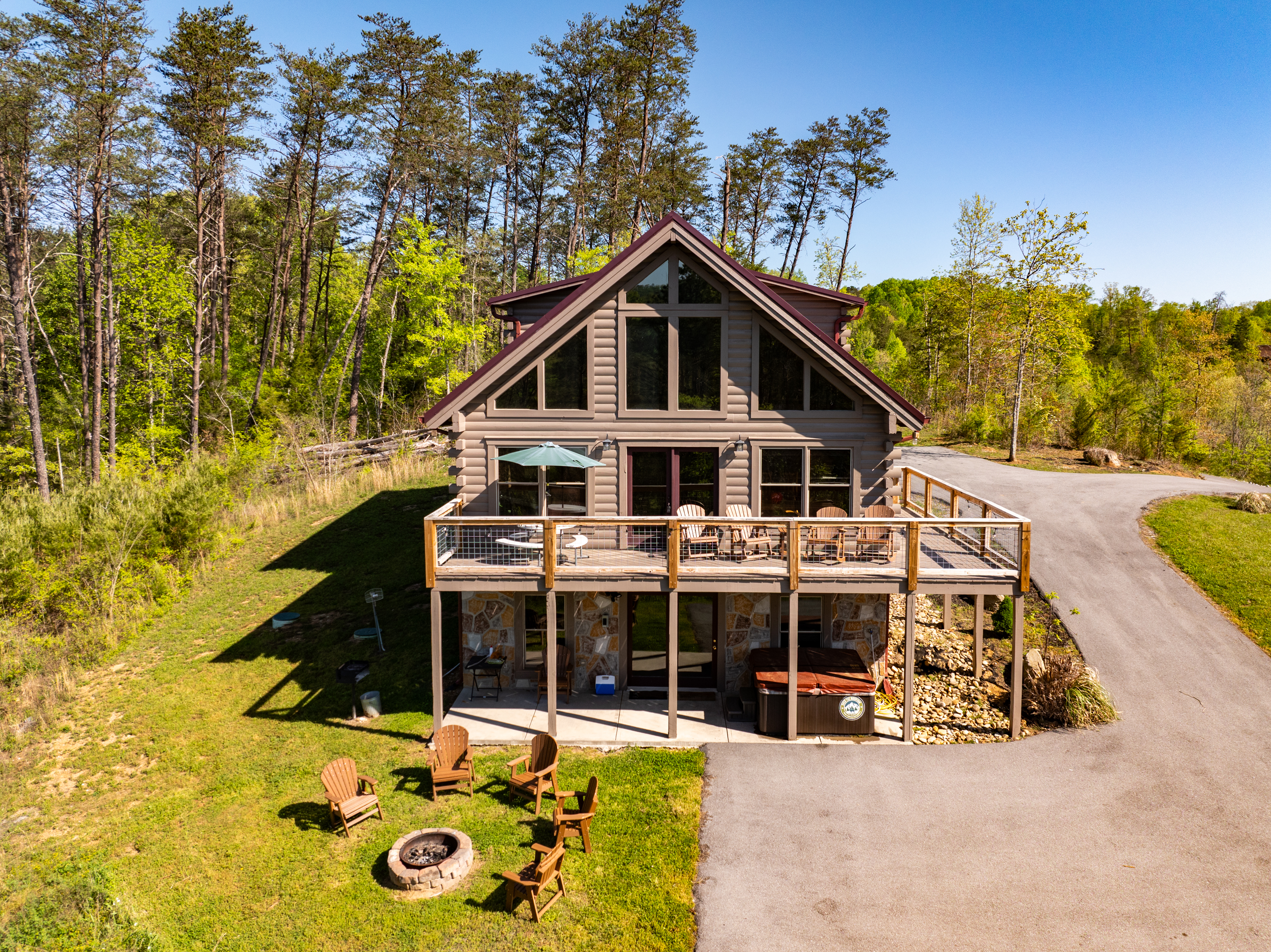 Nothin' But a Good Time - 4 Bedroom Family Lodge