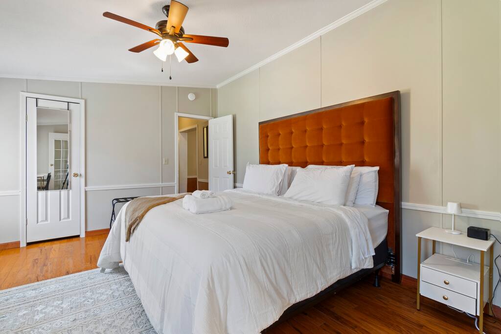 cloudland-canyon-or-dogs-or-fishing-pond-or-firepit/