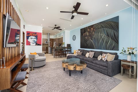 Beach Condo Luxury, Zona Romantica