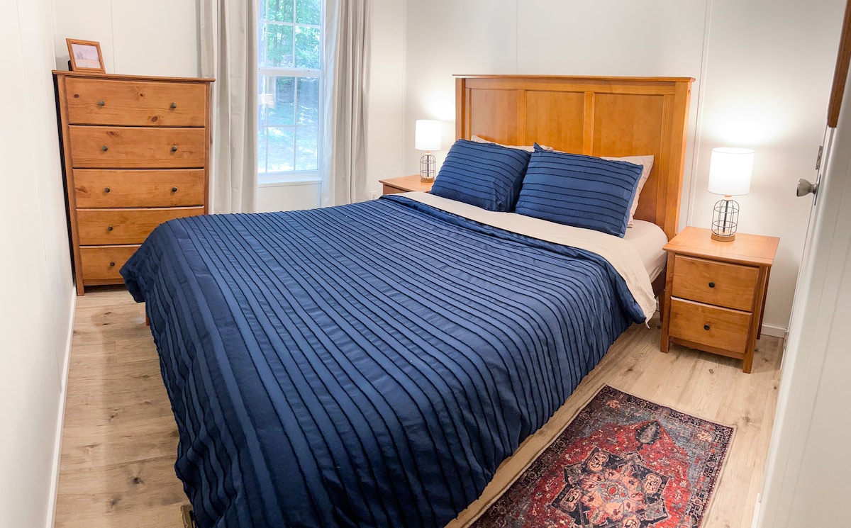 lakefront-home-w-deep-water-dock-20-min-to-clemson/