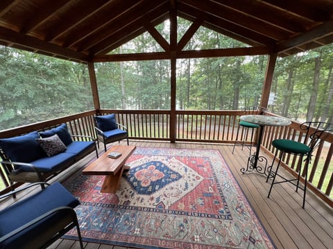 Lakefront Home w/Deep Water Dock 20 min to Clemson image 3