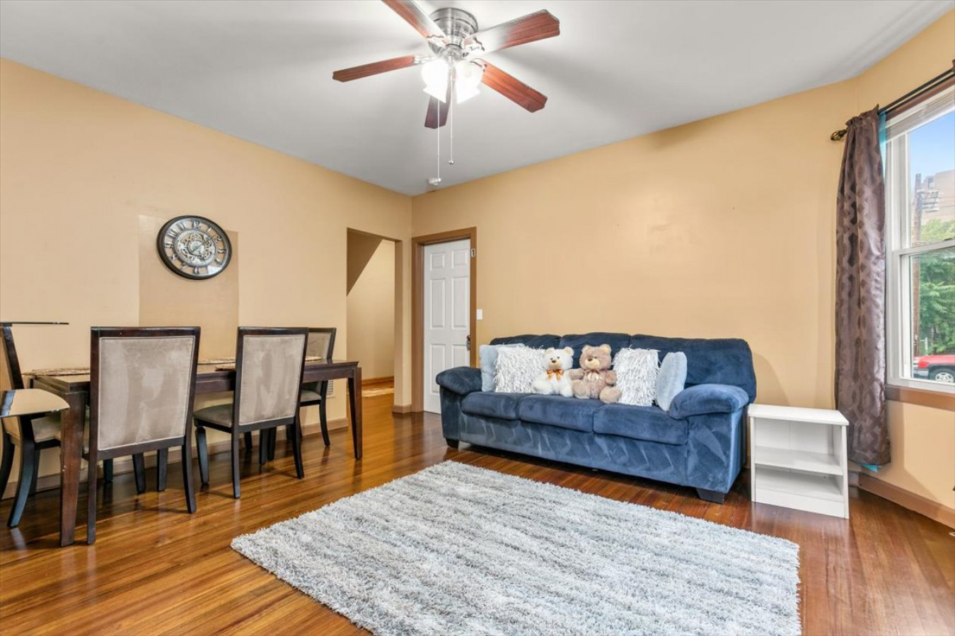 cozy-yale-retreat-steps-to-city's-vibrant-pulse/