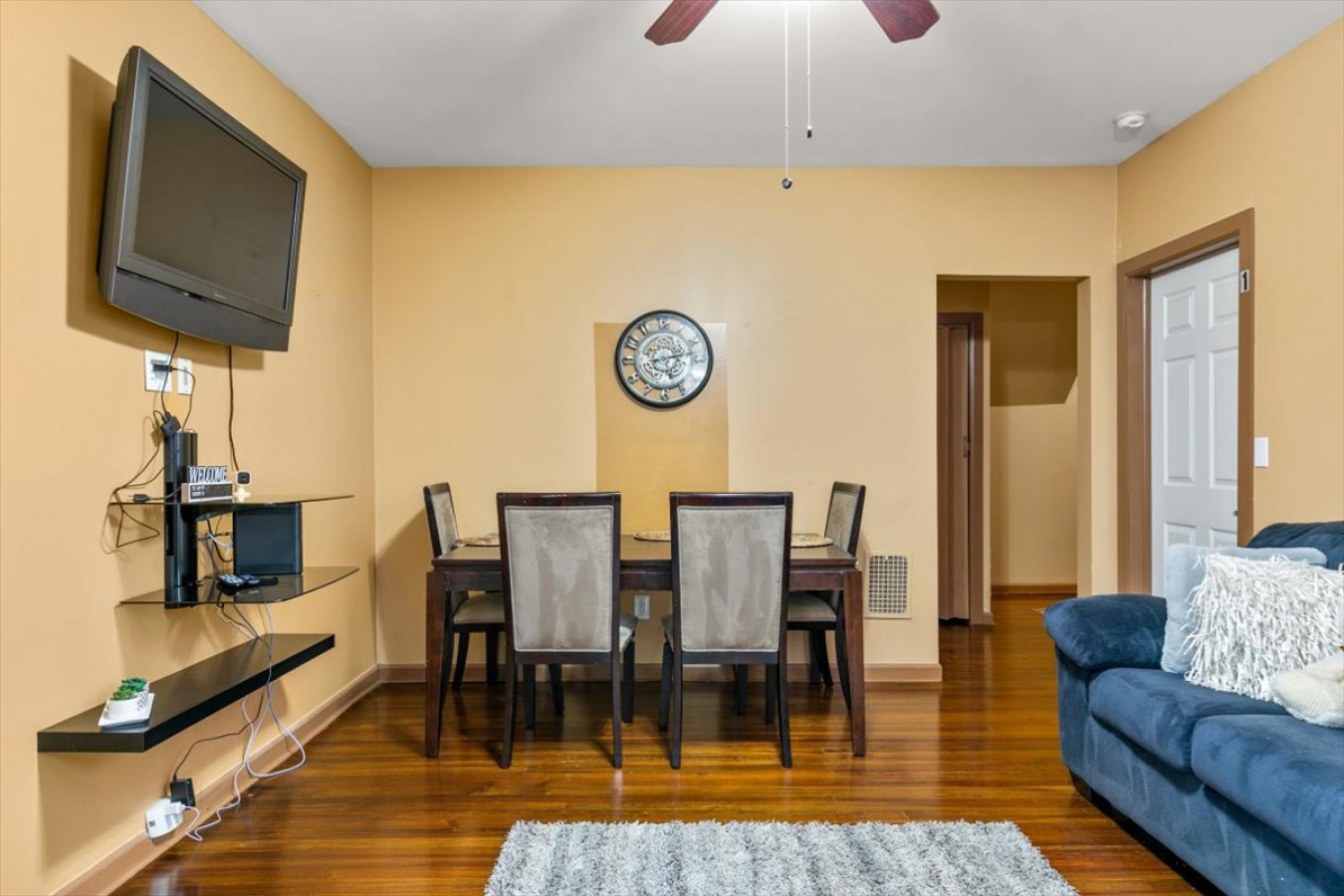 cozy-yale-retreat-steps-to-city's-vibrant-pulse/