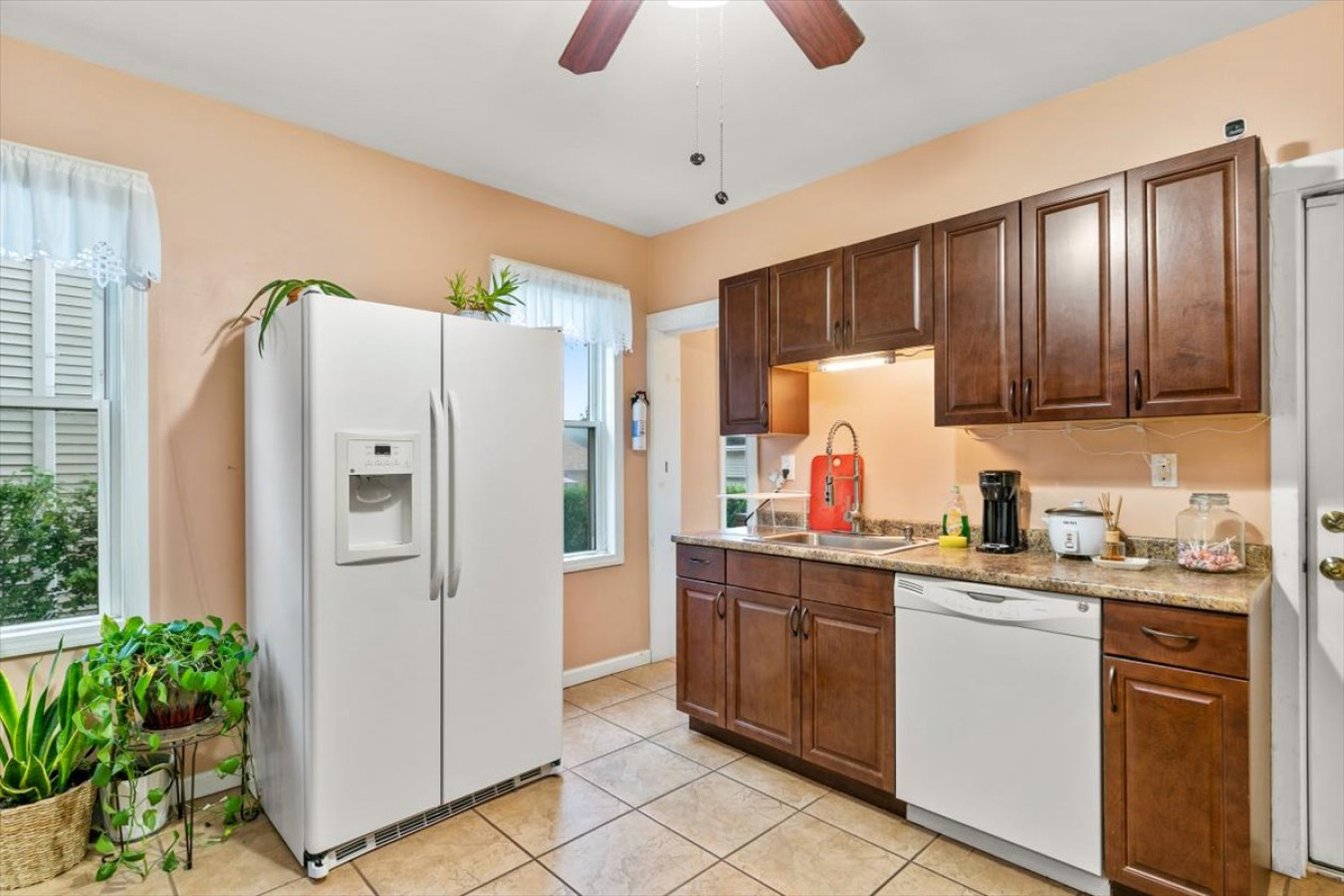 bridgeport-bliss-solo-haven-near-yale-and-downtown/