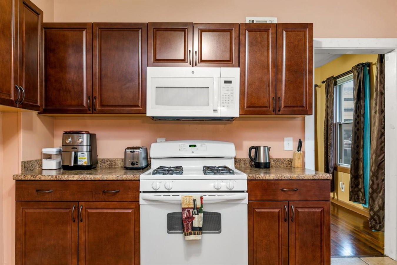 bridgeport-bliss-solo-haven-near-yale-and-downtown/