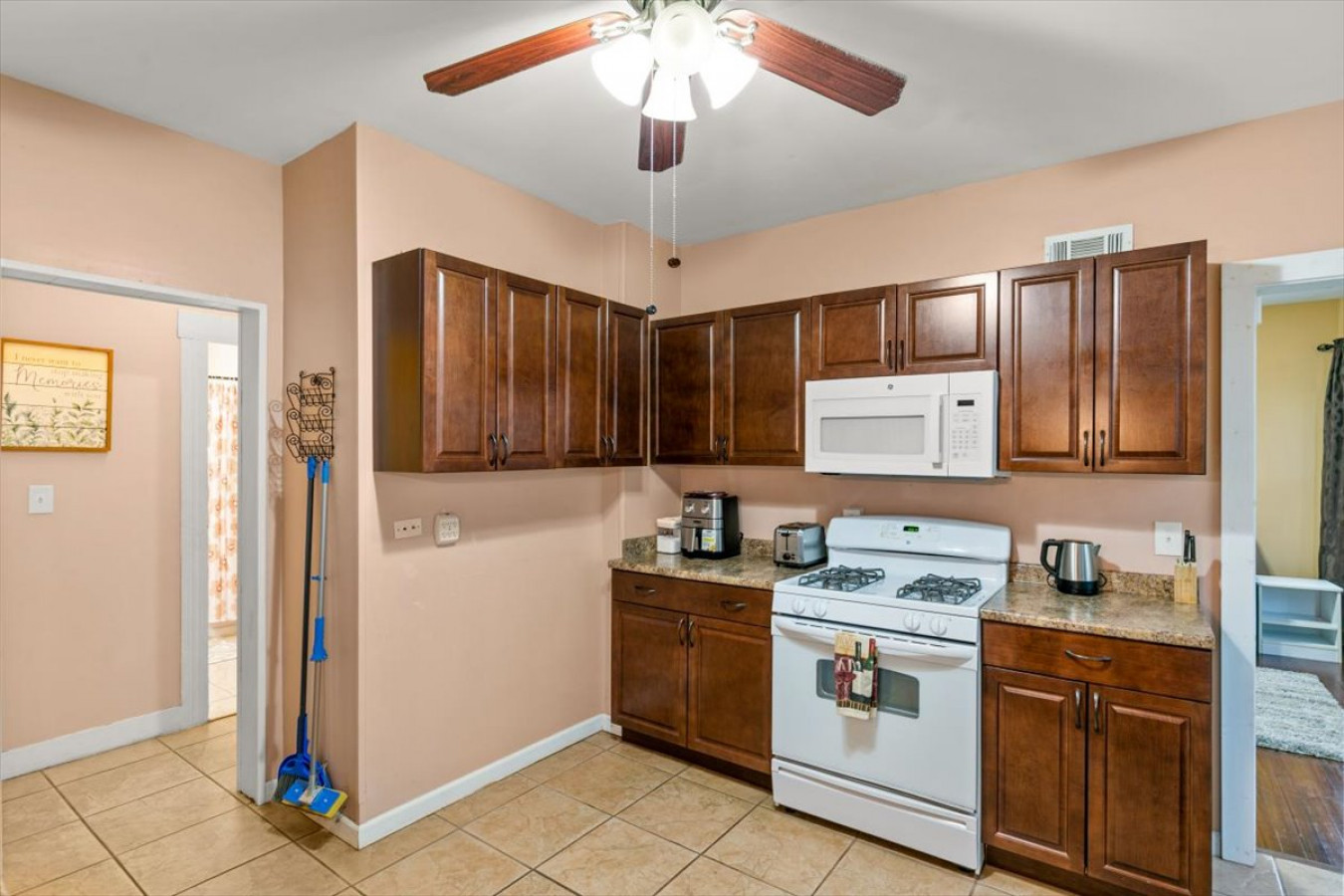 bridgeport-bliss-solo-haven-near-yale-and-downtown/